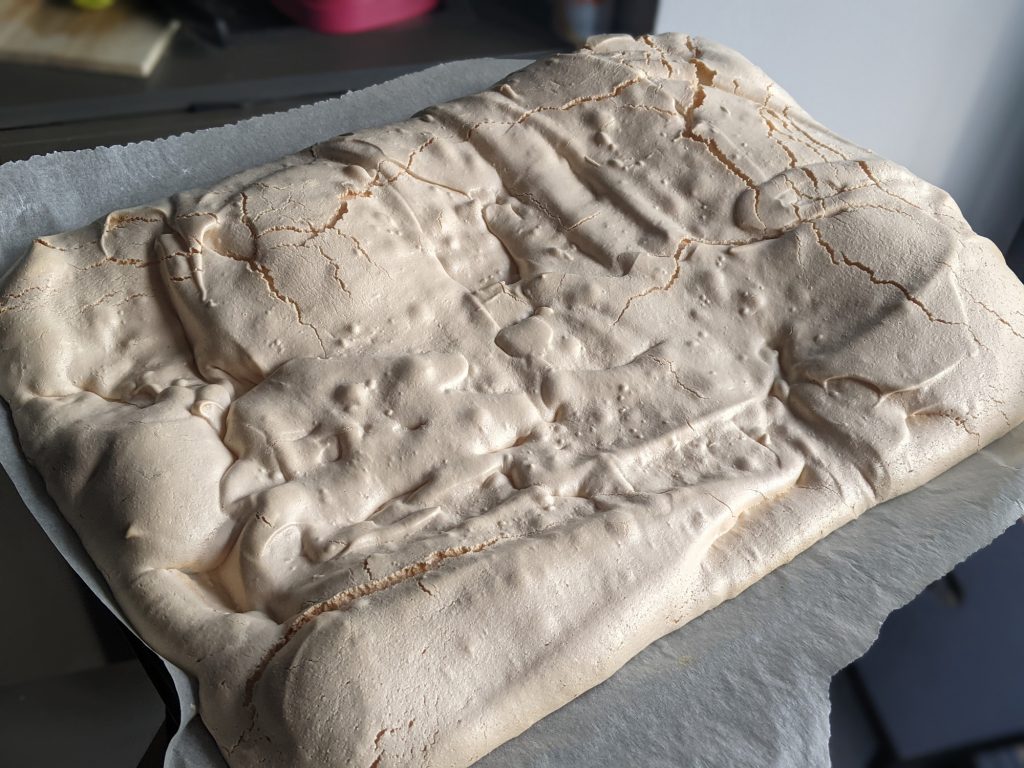 baked meringue roulade