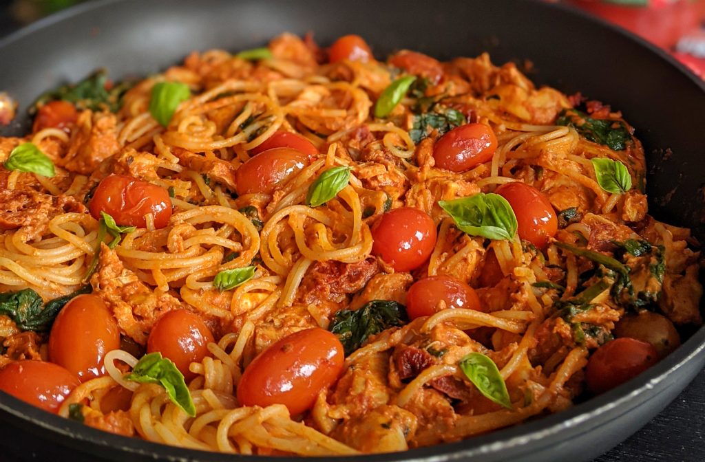 creamy tomato chicken pasta