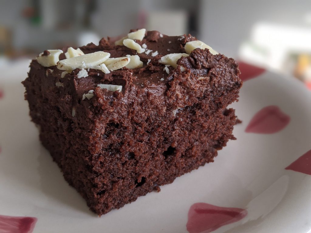 gluten free chocolate fudge cake slice